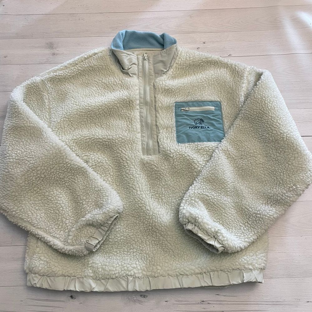 Ivory Ella Sherpa pullover‎ women's medium